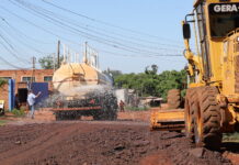 Prefeitura inicia trabalhos de cascalhamento nas ruas da comunidade Santa Felicidade