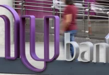Nubank mira licença bancária plena no Brasil até 2026