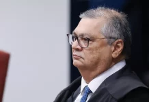 Dino cita indícios de peculato, organização criminosa e lavagem de dinheiro ao autorizar operação contra Sóstenes e Jordy