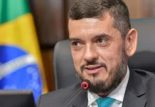 Moraes afasta Bacellar e impõe tornozeleira após decisão da Alerj