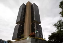 Banco Central eleva projeção de crescimento do PIB para 2,3% em 2025