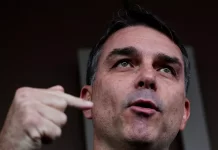 Flávio finge que engana, e a Faria Lima e a velha direita fingem que são enganadas