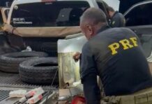 PRF apreende 210 medicamentos para emagrecimento e celulares estrangeiros em caminhonete