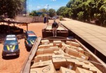 PRF apreende 300 mil maços de cigarros em caminhão transportando minério