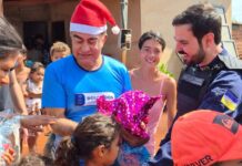 Guarda Municipal e prefeito entregam brinquedos da campanha “Sorrisos de Natal”
