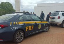 Motorista foge a pé e polícia encontra mais de 800 kg de maconha em veículo