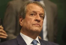 Candidatura presidencial de Flávio Bolsonaro é irreversível, diz Valdemar