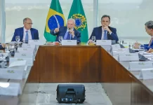 Após ataque dos EUA à Venezuela, Lula tem reunião sobre defesa nacional com Múcio e comandantes militares