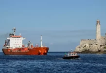 México avalia suspender envio de petróleo a Cuba sob temor de retaliação de Trump, dizem fontes