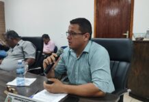 Mulher expõe ‘marido vereador’ na internet e diz que ele recebeu diária para viajar com amante