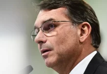 Pré-candidato a presidente, Flávio Bolsonaro busca ‘Posto Ipiranga’ para a economia