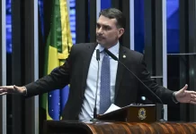 Convocação de sócia de Flávio Bolsonaro entra na pauta da CMPI do INSS