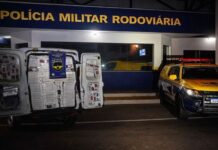 Motorista abandona carga de cigarros avaliada em R$ 117 mil após perseguição