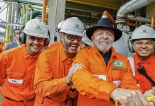 Petrobras anuncia investimentos de R$ 9 bi em MG e Lula destaca empregos