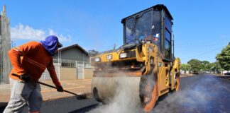 Prefeitura avança com recapeamento na Mozart Calheiros e mobilidade no Água Boa
