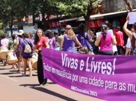 Marcha das Mulheres mobiliza Dourados com pauta contra feminicídio e por políticas de proteção