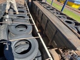 Dupla é presa com mais de R$ 1 milhão em pneus contrabandeados