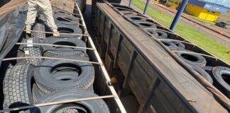 Dupla é presa com mais de R$ 1 milhão em pneus contrabandeados