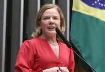 Maior homenagem a Tiradentes é fortalecer a defesa da soberania nacional, diz Gleisi