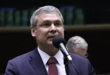 Derrubada do veto ao PL da Anistia vai beneficiar autores de crimes hediondos, diz Lindbergh