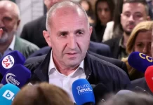 Líder vitorioso em eleições na Bulgária defende retomada do diálogo com a Rússia