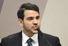 “Sou totalmente contra o aborto”, afirma Jorge Messias em sabatina