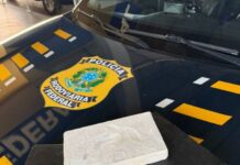 Passageiro de ônibus é flagrado com cocaína escondida em bagagem