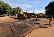 Prefeitura intensifica recuperação asfáltica e avança em quatro bairros