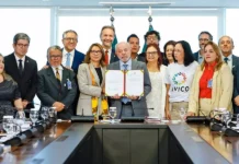 Lula sanciona Dia Nacional em Memória das Vítimas da Covid-19 e diz que pandemia não pode cair no esquecimento