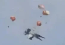 Jatos da marinha dos EUA colidem em show aéreo (vídeo)