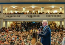 Lula diz que espera “realizar sonho” de financiar motos mais baratas e de qualidade no Brasil