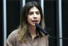 Camila Jara afirma que áudio liga família Bolsonaro ao escândalo do Banco Master