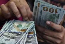 Dólar fecha em queda e vai a R$ 5,0610
