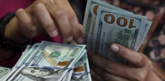 Dólar fecha em queda e vai a R$ 5,0610