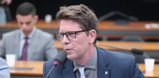 Mario Frias gravou Dark Horse e participou de sessão da Câmara no mesmo dia, dizem documentos