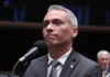 Gustavo Gayer é condenado a indenizar o PT por fake news sobre atentado a Jair Bolsonaro