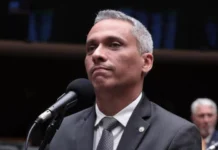 Gustavo Gayer é condenado a indenizar o PT por fake news sobre atentado a Jair Bolsonaro