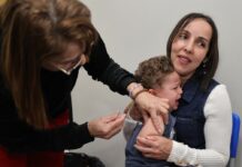 Prefeitura inicia vacinação contra pneumonia e meningite com boa procura nas UBSs
