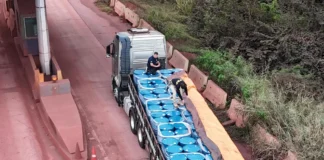 Carga com 20 toneladas de insumo para refinar cocaína é apreendida em Corumbá