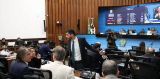 Alems vota projeto que obriga elevadores para transporte de macas em prédios de uso coletivo