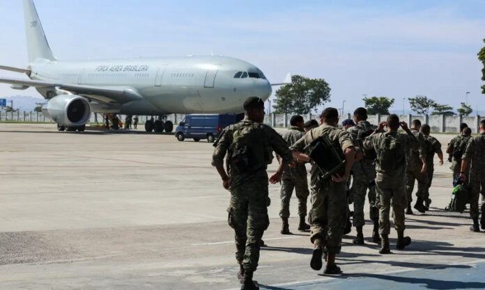 Brasil envia mais militares e 18 toneladas de medicamentos para reforçar ajuda à Venezuela_6a44787a17e07.jpeg