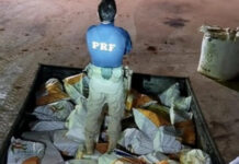 Caminhão abandonado com pneu estourado escondia 4 toneladas de maconha