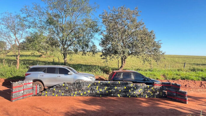 Caminhone furtada é recuperada com 2 toneladas de maconha na MS-299_6a27759a32fde.jpeg