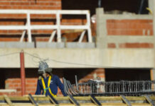Construção empregou 2,5 milhões e pagou média de 2,1 salários mínimos