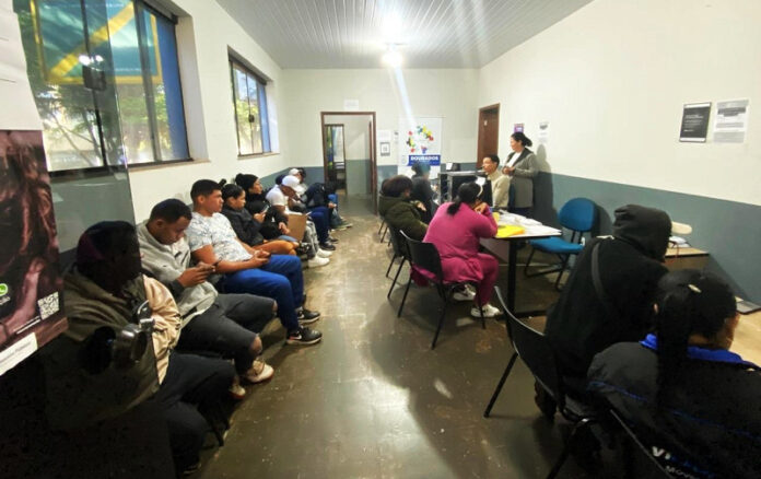 Prefeitura cria central de informações para atender venezuelanos com parentes em áreas de terremotos_6a4475e79777f.jpeg