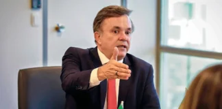 ‘Uma vergonha’, diz Vander sobre reajuste que professores de Campo Grande receberiam