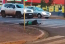 Vídeo mostra homem na faixa de pedestres e trânsito parado no centro de Dourados