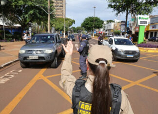 Agetran realiza blitze educativas em homenagem ao Dia do Motorista e do Motociclista
