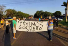 Após acidentes fatais, moradores bloqueiam BR-463 e cobram duplicação