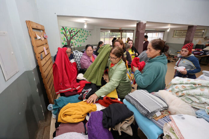 Campanha do Agasalho supera 20 mil peças e prefeitura realiza novo Varal Solidário_6a60256c33a04.jpeg